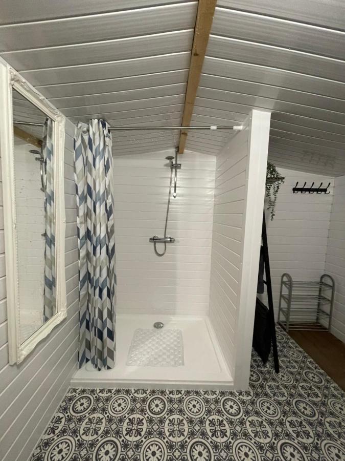 Apartamento The Shepards Hut Llwyn-Dafydd Exterior foto